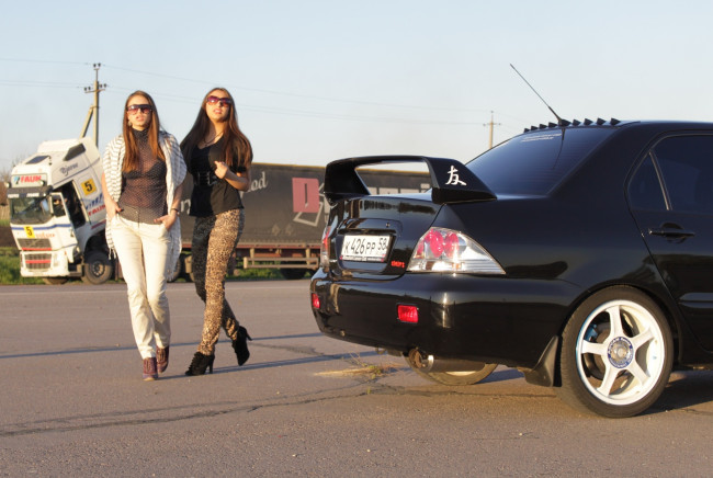 Обои картинки фото автомобили, авто, девушками