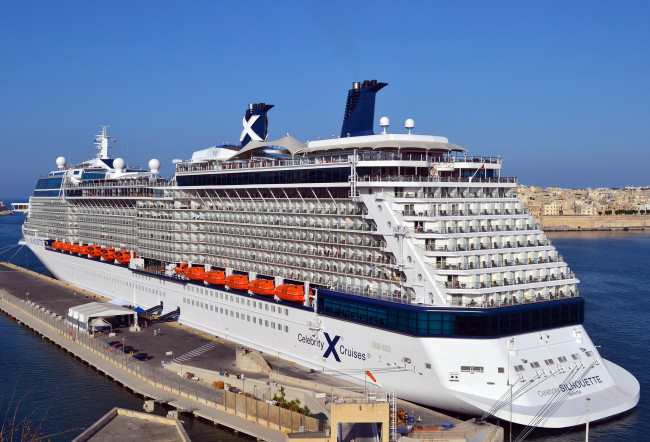 Обои картинки фото корабли, лайнеры, мальта, причал, лайнер