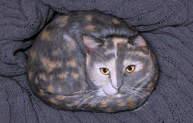 Обои картинки фото разное, ремесла,  поделки,  рукоделие, камень, кот, рисунок, ткань