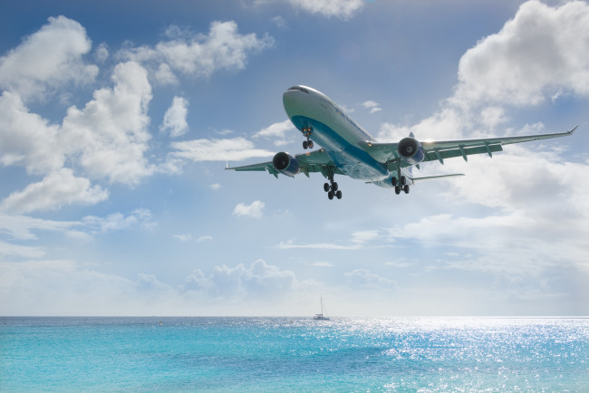 Обои картинки фото авиация, авиационный пейзаж, креатив, авиалайнер