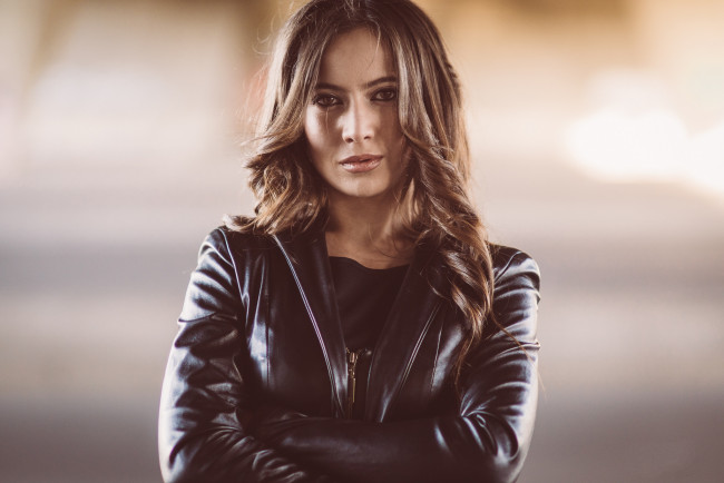 Обои картинки фото девушки, -unsort , брюнетки,  шатенки, взгляд, лицо