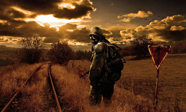 Обои картинки фото видео игры, сталкер, противогаз, оружие, рельсы, зона