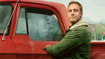 Картинка resident+alien+ сериал+2021+–+ кино+фильмы -unknown+ другое засланец из космоса фантастика драма комедия детектив сериал alan tudyk