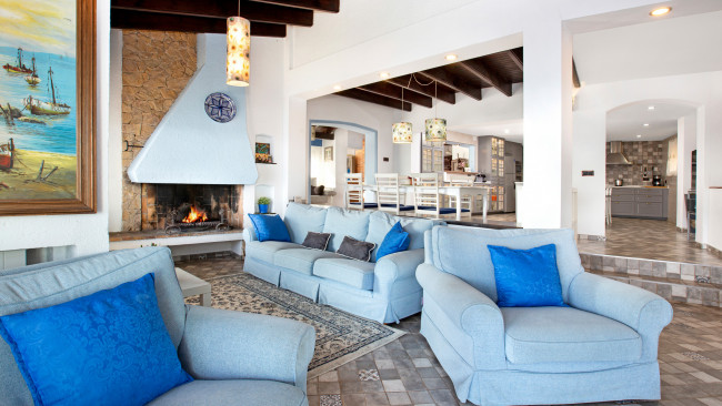 Обои картинки фото интерьер, гостиная, камин, картина, мягкий, уголок