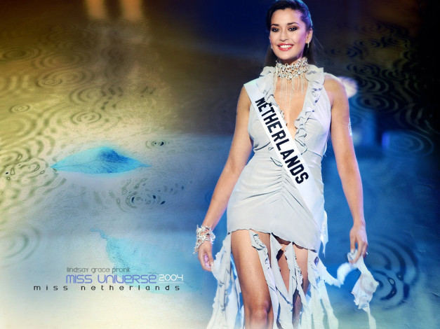 Обои картинки фото Miss universe 2004, девушки