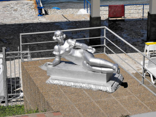 Картинка геленджик города памятники скульптуры арт объекты