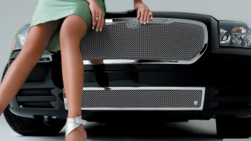 Картинка автомобили авто девушками капот