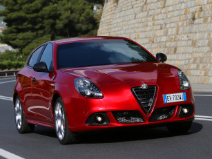 Картинка автомобили alfa+romeo 940 verde красный quadrifoglio alfa romeo giulietta 2014 г