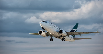 Картинка boeing+737+600 авиация пассажирские+самолёты авиалайнер взлет