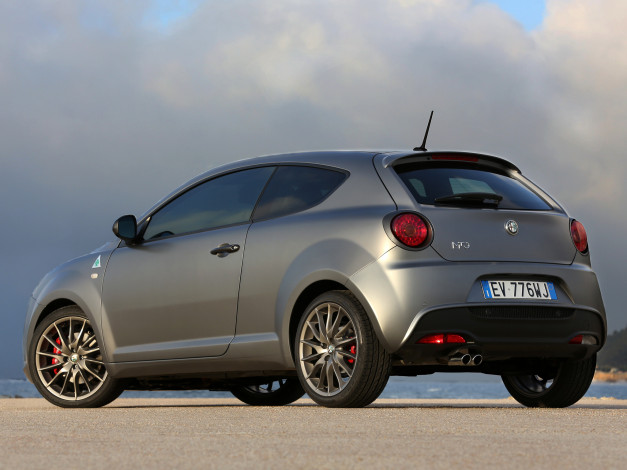 Обои картинки фото автомобили, alfa romeo, 2014, г, 955, verde, quadrifoglio, mito, alfa, romeo, темный