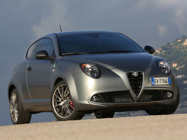 Обои картинки фото автомобили, alfa romeo, темный, mito, 2014, г, quadrifoglio, alfa, romeo, 955, verde