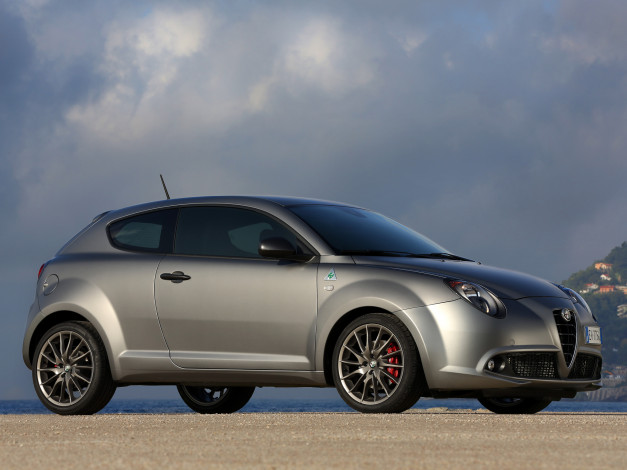Обои картинки фото автомобили, alfa romeo, verde, темный, 2014, г, 955, mito, quadrifoglio, alfa, romeo