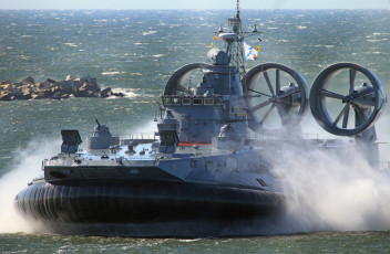 Картинка корабли другое зубр проекта 12322 десантный корабль на воздушной подушке