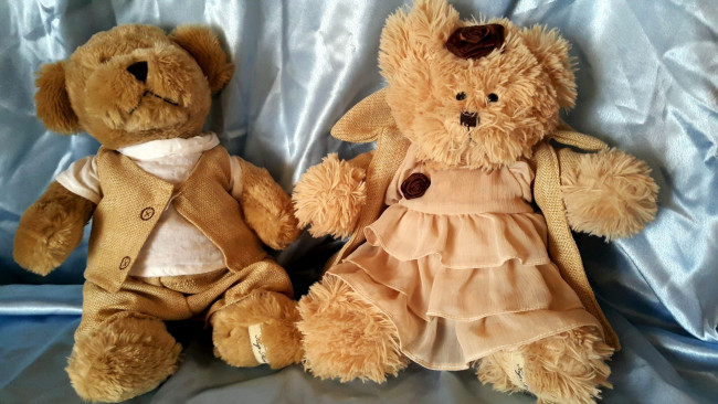 Обои картинки фото разное, игрушки, медвежата, нарядные