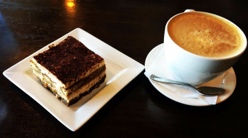 Картинка еда пирожные +кексы +печенье тирамису