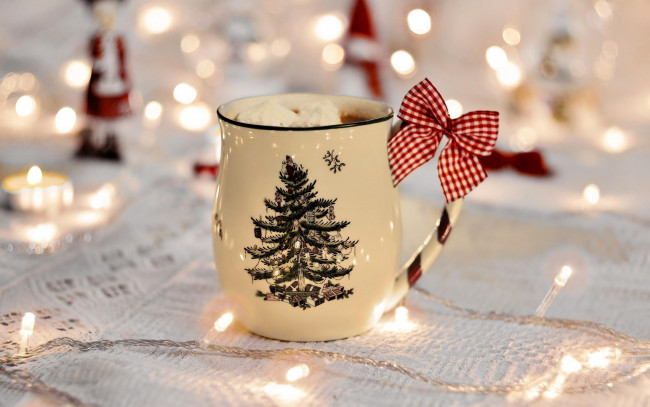 Обои картинки фото праздничные, угощения, елка, кружка, какао, бант