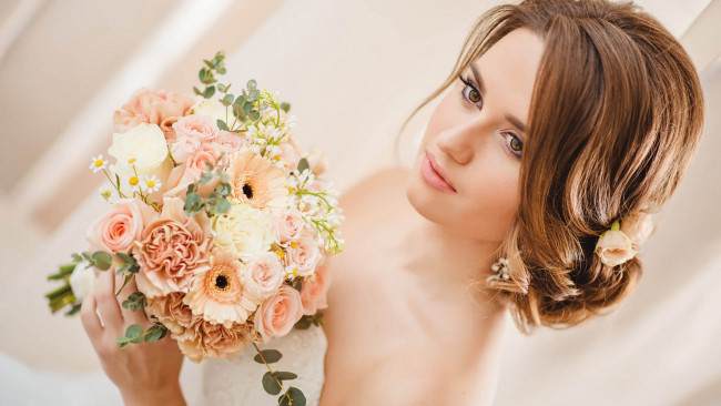 Обои картинки фото девушки, - невесты, букет, невеста