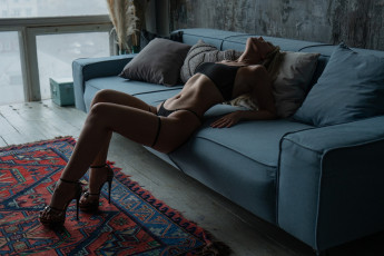 Картинка девушка+-+girl девушки -+блондинки +светловолосые девушка женщина блондинка светловолосая сексуальная модель звезда позирует разная обувь верхняя стильная одежда нижнее эротическое бельё трусы лифчик колготки чулки аксессуары макияж и множество элементов на фотографии