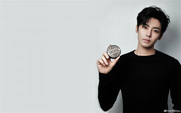 Картинка мужчины hou+ming+hao актер свитер пудра