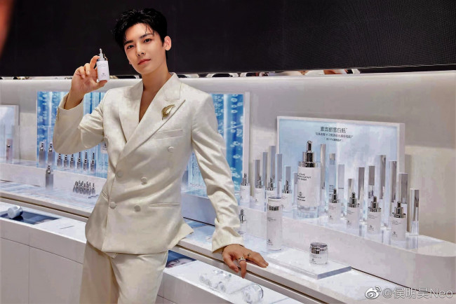 Обои картинки фото мужчины, hou ming hao, актер, костюм, косметика