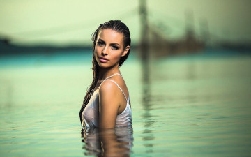 Картинка девушки -+лица +портреты шатенка платье озеро вода