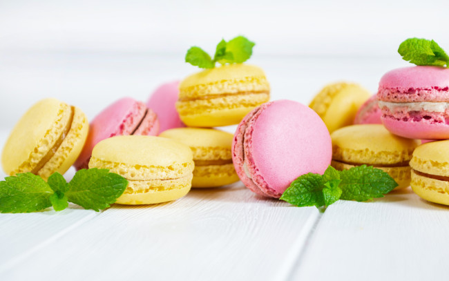 Обои картинки фото еда, макаруны, лакомство, печенье, ассорти