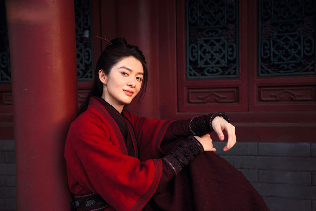 Обои картинки фото the glory, кино фильмы, персонаж, колонна, здание