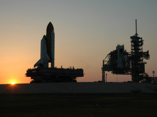 Картинка дискавери движении космос космодромы стартовые площадки