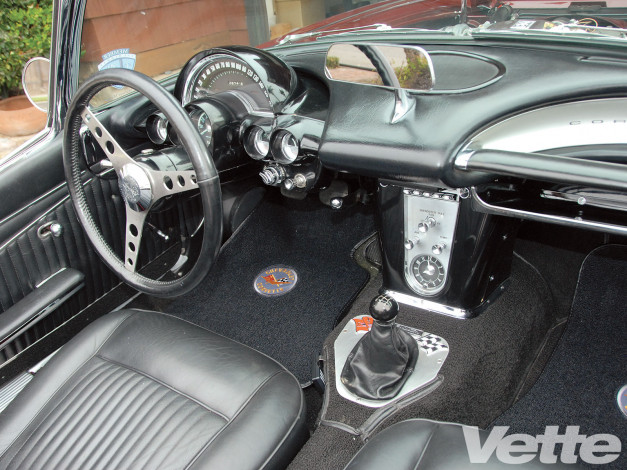 Обои картинки фото 1962, chevy, corvette, supercharger, автомобили, спидометры, торпедо