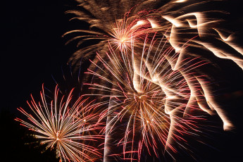 Картинка разное салюты фейерверки салют ночь