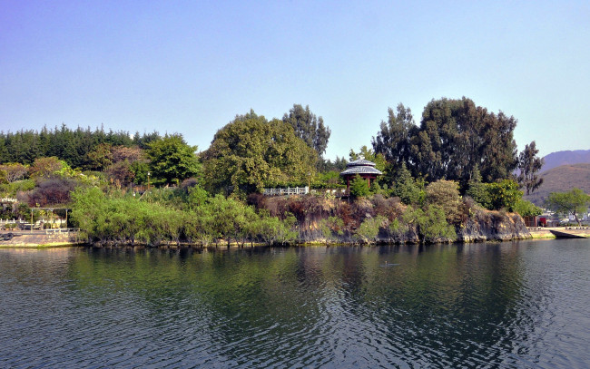 Обои картинки фото природа, реки, озера, река, заросший, берег, деревья, кустарник, беседка