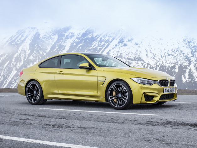 Обои картинки фото автомобили, bmw, m4, желтый, 2014г, f82, uk-spec, coupе