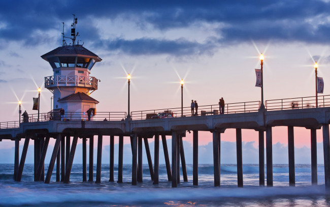 Обои картинки фото природа, маяки, мост, берег, океан, маяк