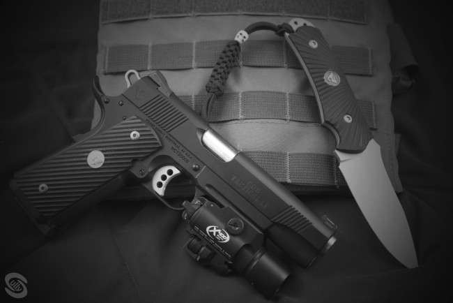 Обои картинки фото оружие, пистолет, нож