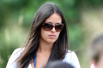 Картинка девушки ana+ivanovic очки брюнетка теннисистка спортсменка ана иванович