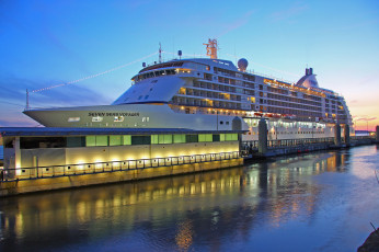 Картинка seven+seas+voyager корабли лайнеры круиз причал океанский лайнер