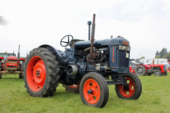 Картинка техника тракторы трактор колесный