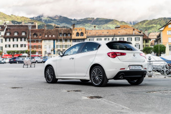 Картинка автомобили alfa+romeo giulietta collezione alfa romeo worldwide 940 2015г