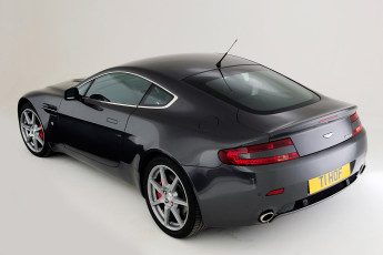 Картинка автомобили aston+martin vantage uk-spec aston martin v8