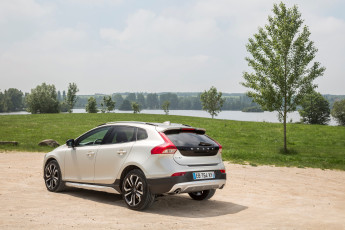 Картинка автомобили volvo v40 d3 cross country 2016г