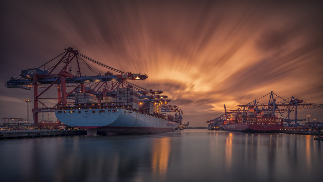 Обои картинки фото корабли, порты ,  причалы, терминал