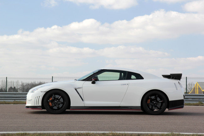 Обои картинки фото автомобили, nissan, datsun, gt-r, nismo, worldwide