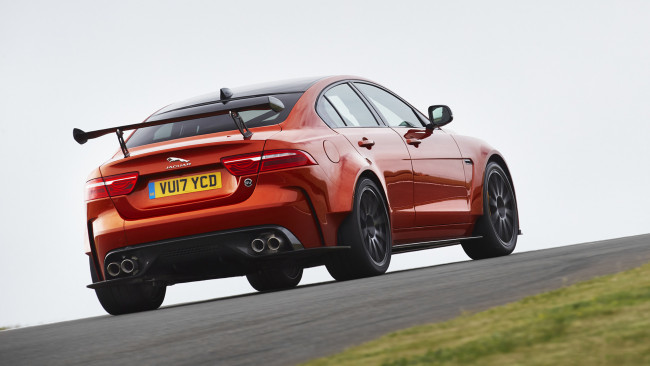 Обои картинки фото jaguar xe-sv project-8 2018, автомобили, jaguar, 2018, xe-sv, project-8