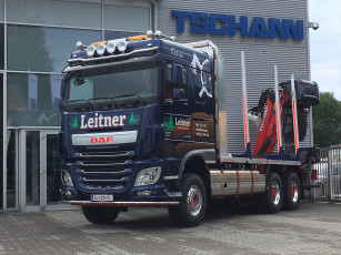 Картинка автомобили daf+ выставка улица седельный грузовик тягач