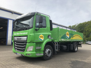 Картинка автомобили daf+ выставка улица тягач седельный грузовик