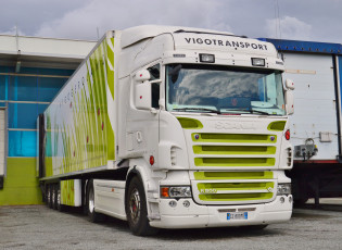 обоя автомобили, scania , выставка, улица, тягач, седельный, грузовик