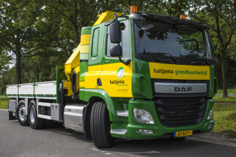 Картинка автомобили daf+ выставка улица седельный тягач грузовик