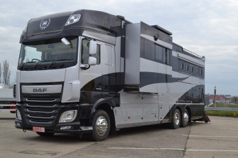 Картинка автомобили daf+ выставка улица грузовик седельный тягач