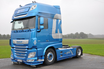 Картинка автомобили daf+ выставка улица седельный тягач грузовик