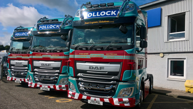 Обои картинки фото автомобили, daf , выставка, улица, грузовик, седельный, тягач